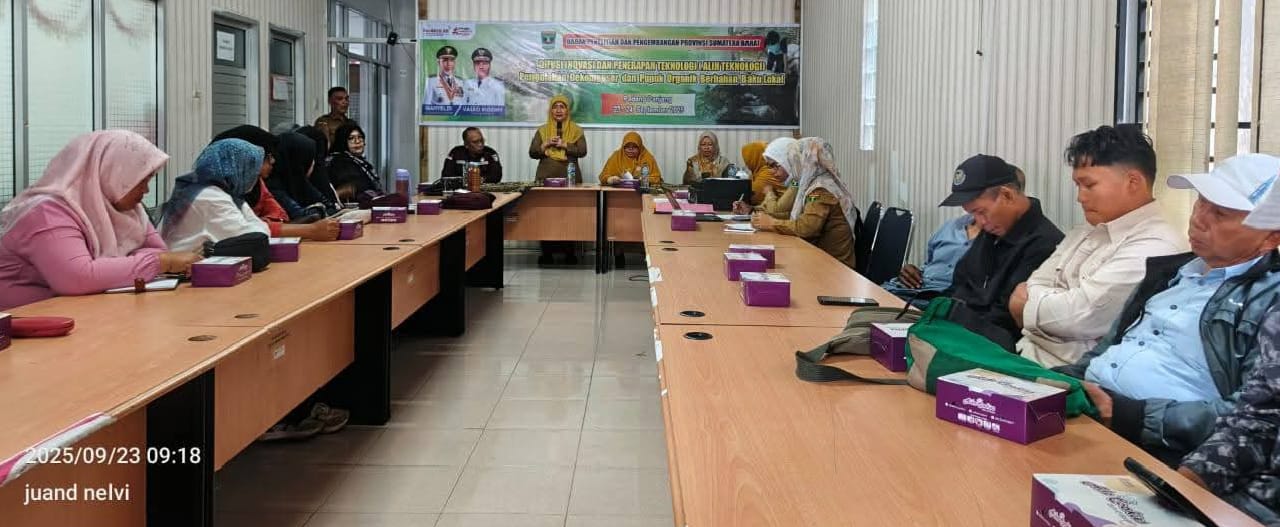 Petani Padang Panjang saat ikuti pelatihan di aula Dispangtan setempat.